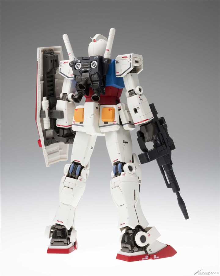 ☆機動戦士ガンダム RX-78-2モビルスーツ ファイティング プラモ 1/144 MS-06S シャア専用ザク 未組み立て品