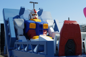 巨大なガンダムトレーラーも登場！