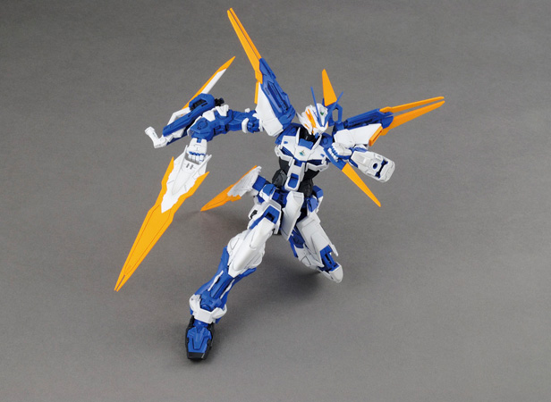MG 1/100 ガンダムアストレイブルーフレームD | GUNDAM.INFO