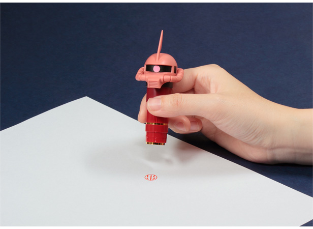 機動戦士ガンダム ネーム印スタンド シャア専用ザク | GUNDAM.INFO
