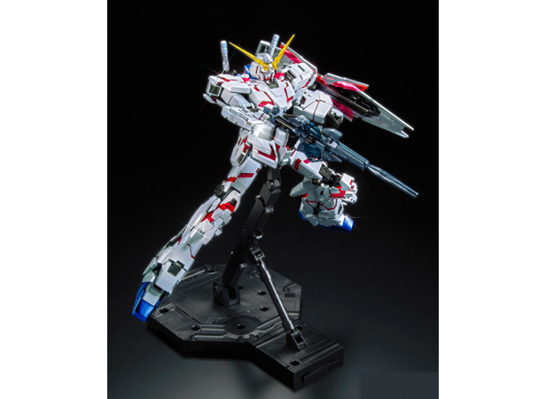 MG 1/100 ユニコーンガンダム（レッド／グリーン TWIN
