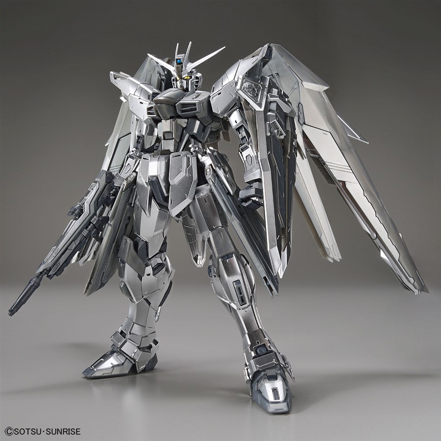 ガンダムベースにて「MG フリーダムガンダム Ver.2.0［シルバー