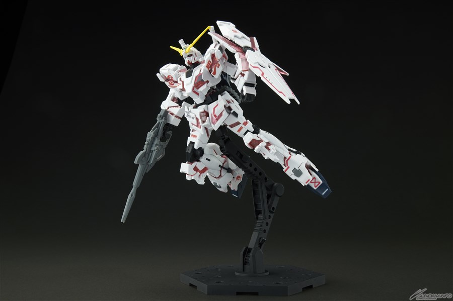 HG1/144ユニコーンガンダム２号機（デストロイモード）ver.NIKE SB