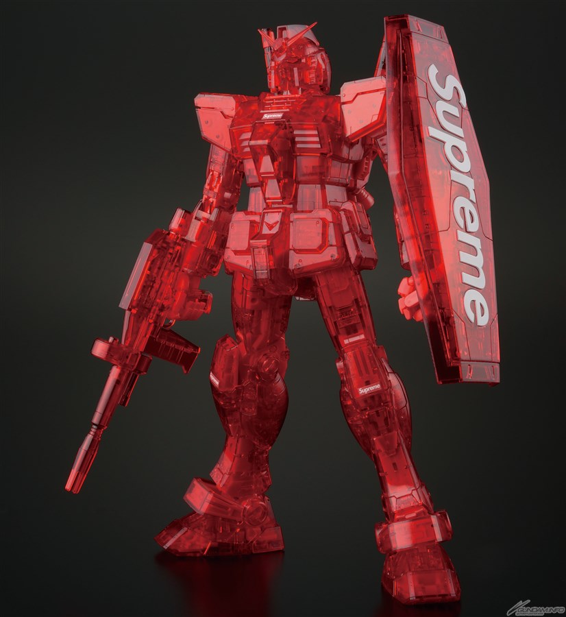 Supreme®/MG 1/100 RX-78-2 GUNDAM Ver.3.0 www.krzysztofbialy.com