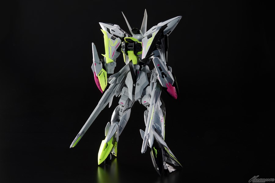 バンダイ 海外限定 MG 1/100 エクリプスガンダム ＋ マニューバ