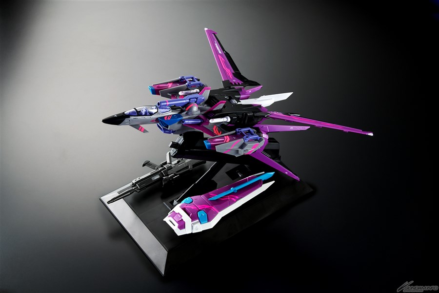 中国にて「MG エクリプスガンダム+マニューバストライカー[サイバラ 中国にて「MG エクリプスガンダム+マニューバストライカー[サイバラ