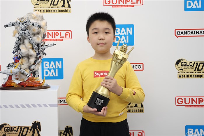 デジボードミッション 公式大会優勝トロフィー BANDAI ガンダム